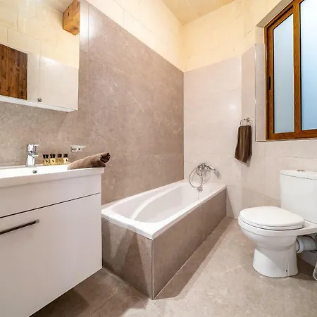 Id-dwerja - A Four Bedroom With Infinity Pool & Views * Santu Pietru