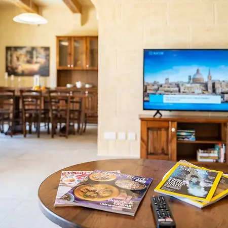 Id-dwerja - A Four Bedroom With Infinity Pool & Views 別荘 Santu Pietru