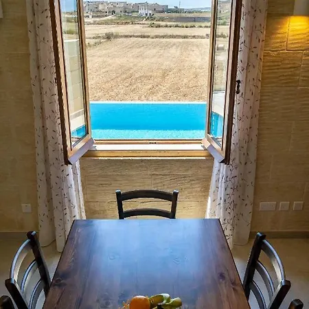 Id-dwerja - A Four Bedroom With Infinity Pool & Views