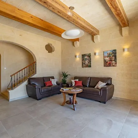別荘 Id-dwerja - A Four Bedroom With Infinity Pool & Views