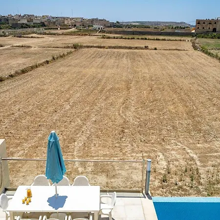Id-dwerja - A Four Bedroom With Infinity Pool & Views Feriehus *