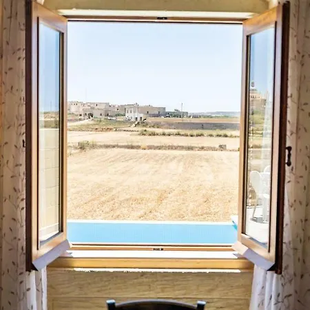 Id-dwerja - A Four Bedroom With Infinity Pool & Views Feriehus Santu Pietru