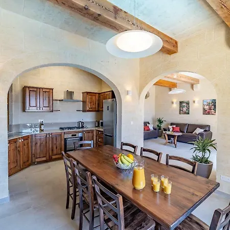 Id-dwerja - A Four Bedroom With Infinity Pool & Views *